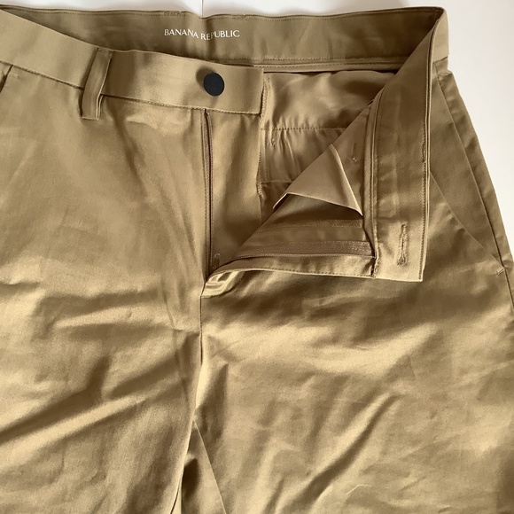 BANANA REPUBLIC Classic Walking Shorts - Picture 2 of 6
